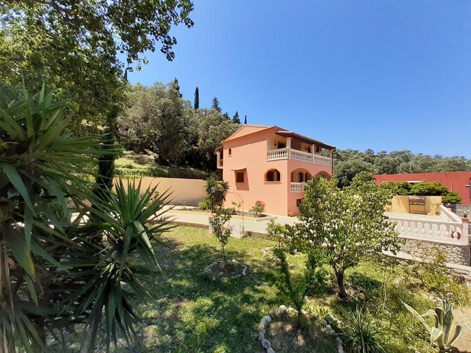 Villa Silvia Ágios Matthaíos Esterno foto