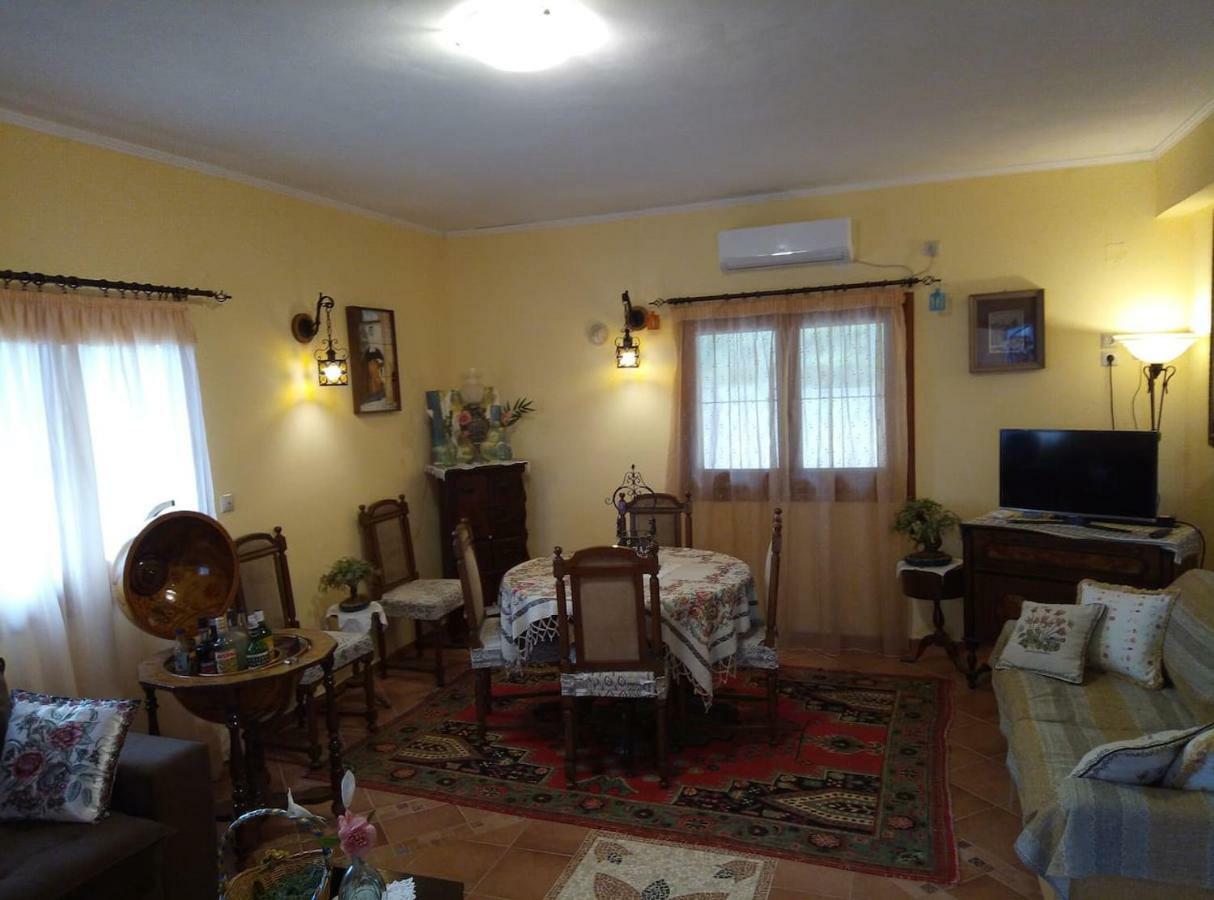 Villa Silvia Ágios Matthaíos Esterno foto