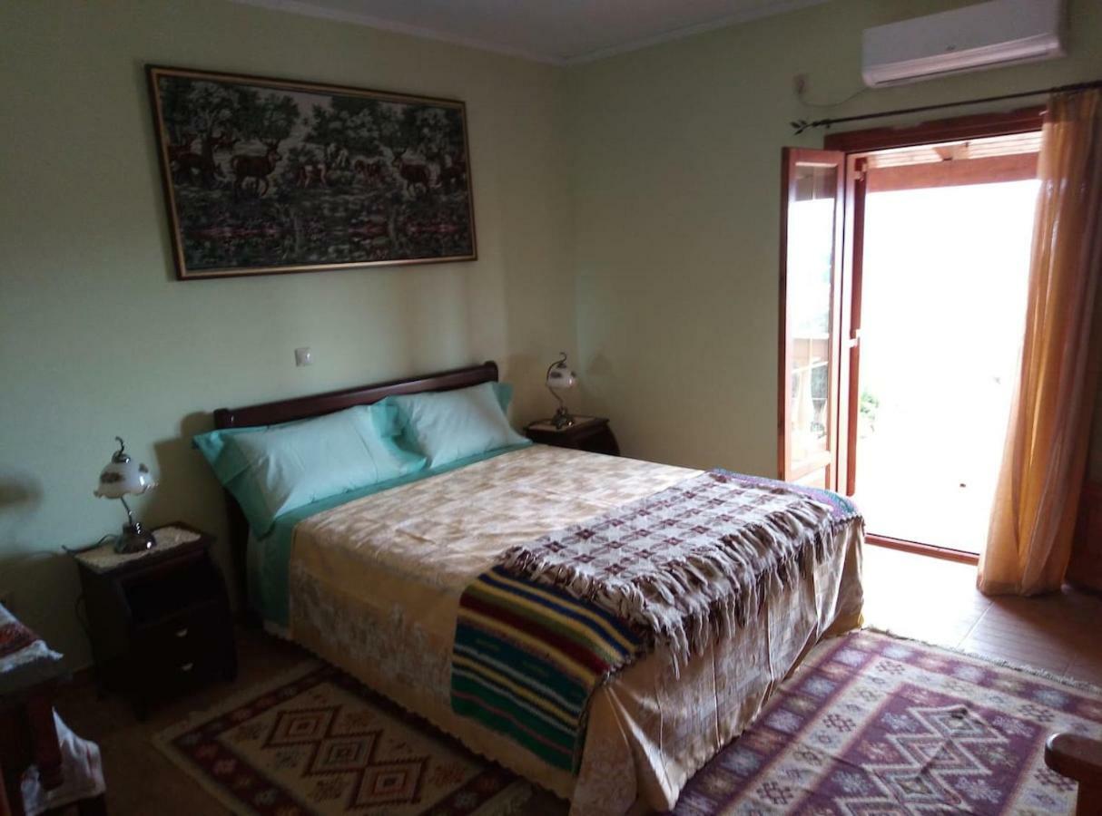 Villa Silvia Ágios Matthaíos Esterno foto
