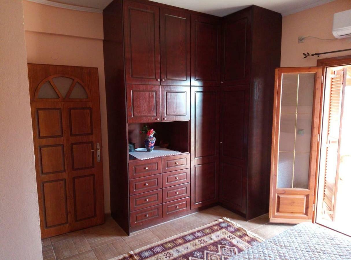 Villa Silvia Ágios Matthaíos Esterno foto