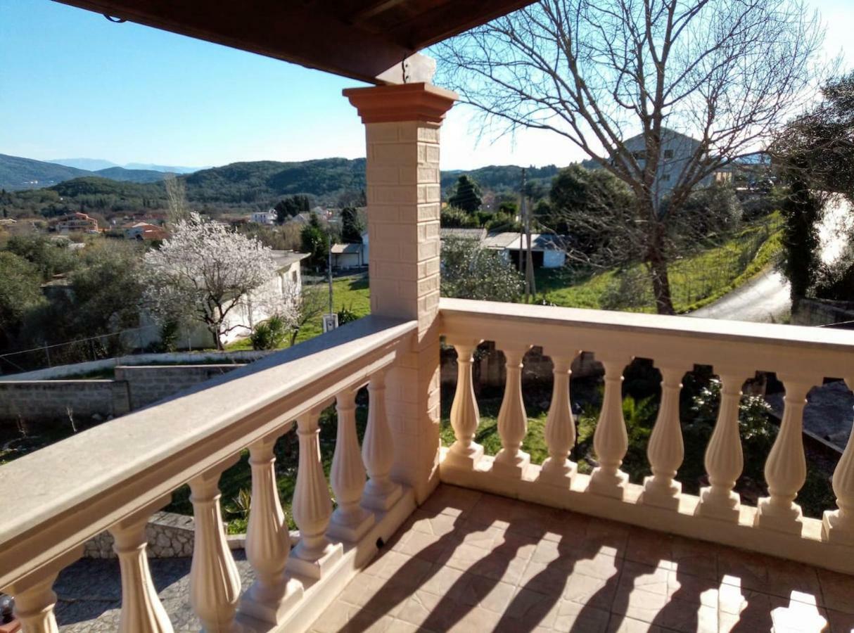 Villa Silvia Ágios Matthaíos Esterno foto