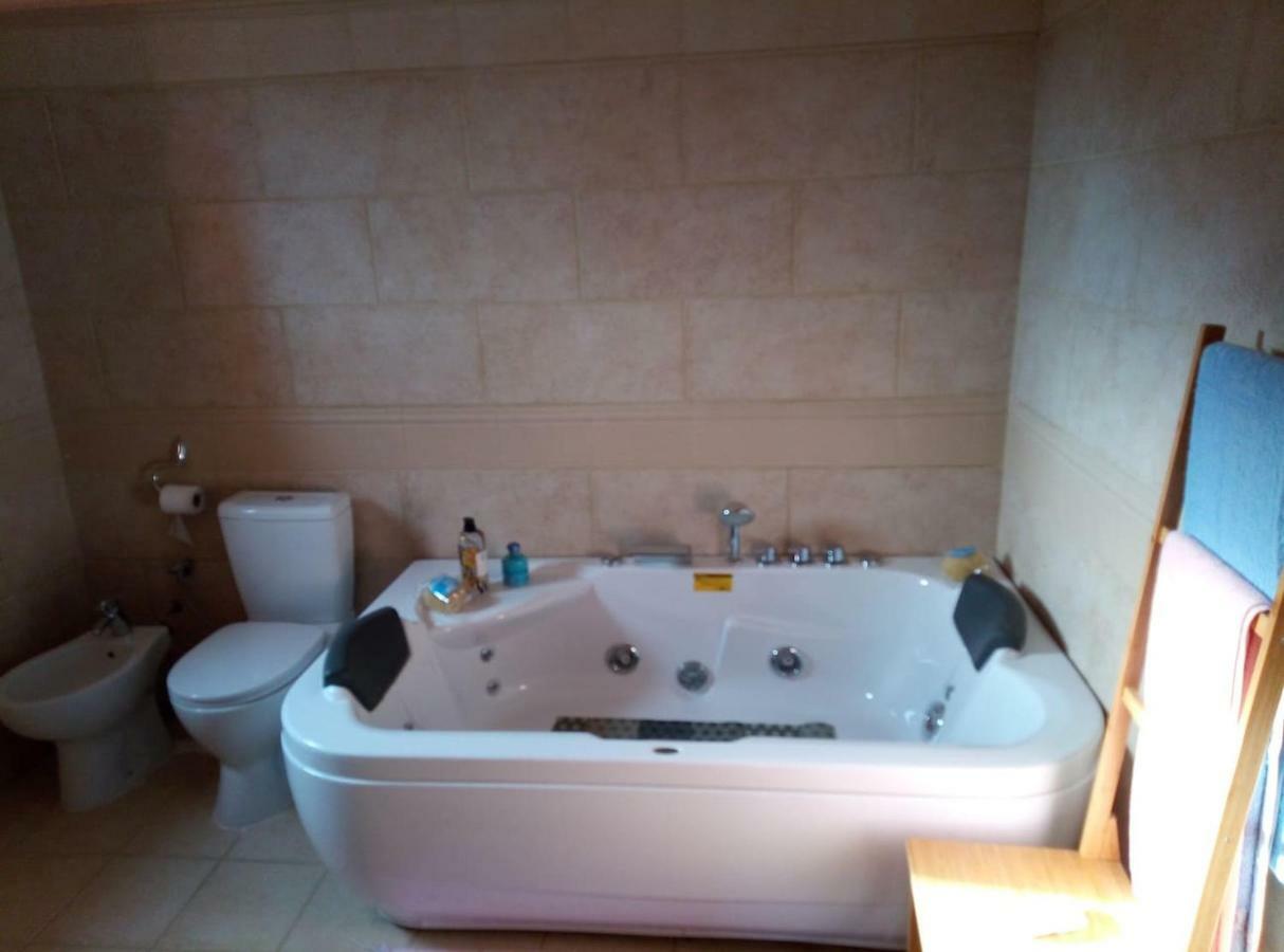 Villa Silvia Ágios Matthaíos Esterno foto