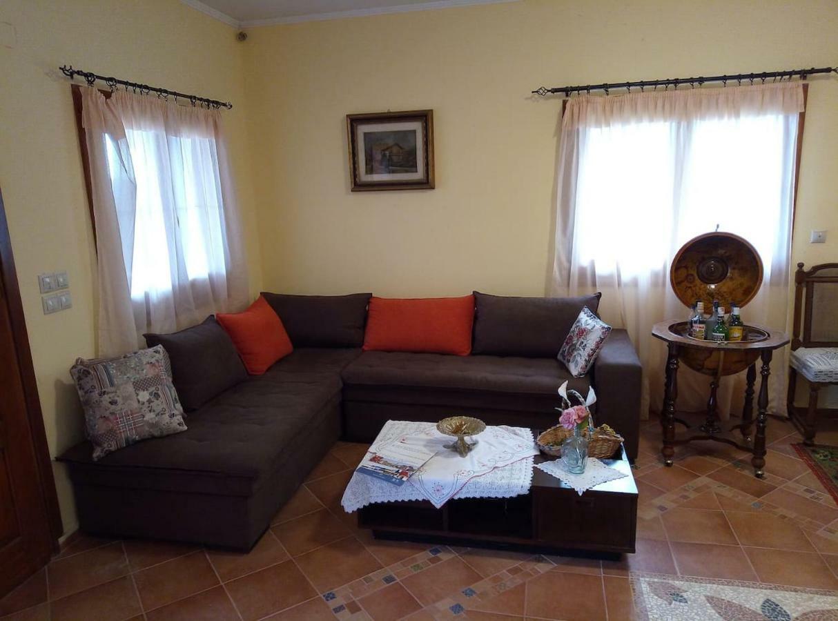 Villa Silvia Ágios Matthaíos Esterno foto