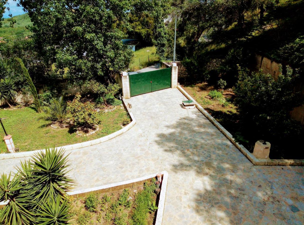 Villa Silvia Ágios Matthaíos Esterno foto