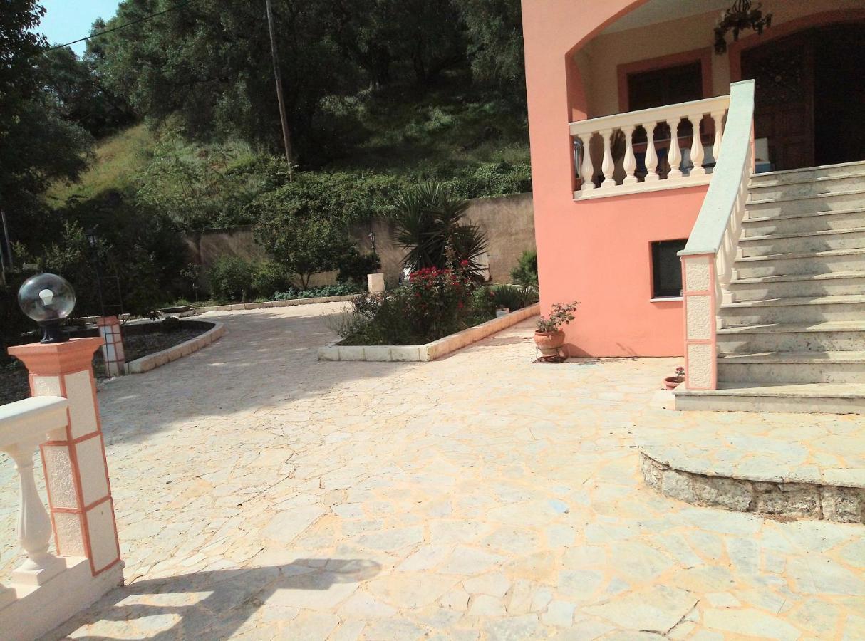 Villa Silvia Ágios Matthaíos Esterno foto